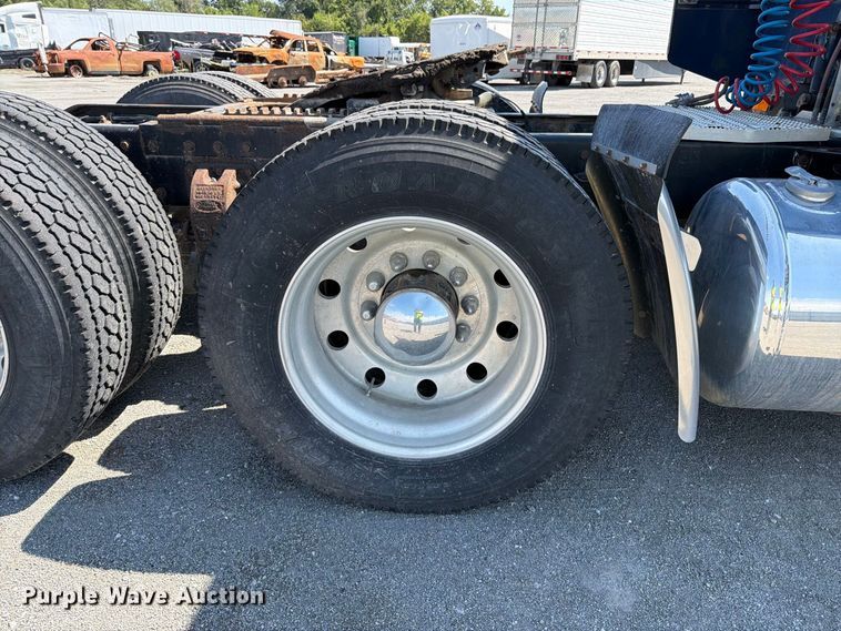 image for item YA4889 1997 Peterbilt 377 semi truck