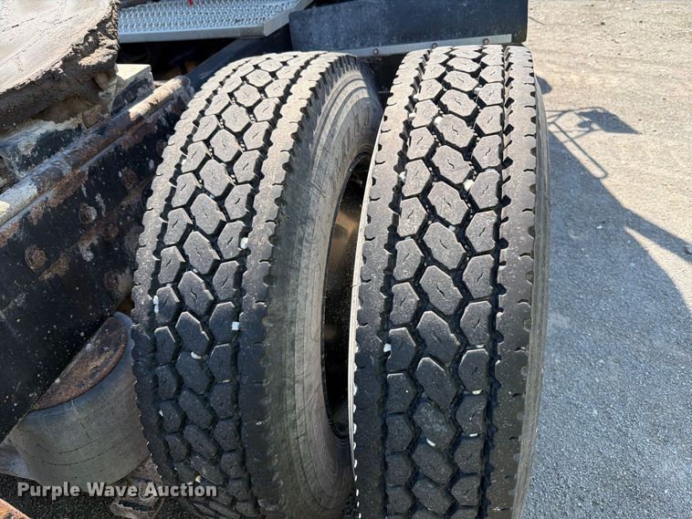 image for item YA4889 1997 Peterbilt 377 semi truck
