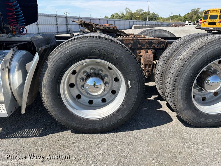 image for item YA4889 1997 Peterbilt 377 semi truck