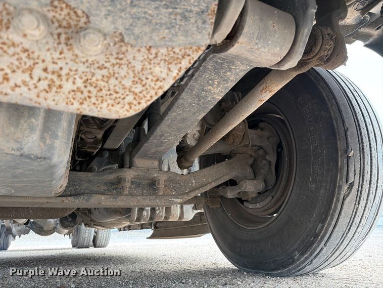 image for item YA6129 2017 Freightliner Cascadia 126 semi truck