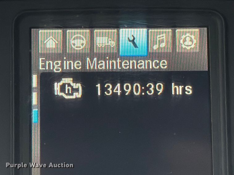 image for item YA6129 2017 Freightliner Cascadia 126 semi truck