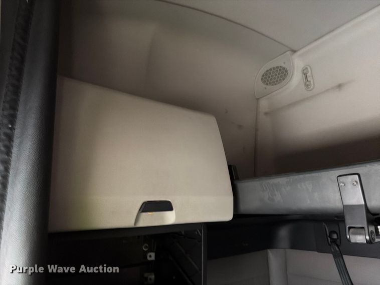 image for item YA6129 2017 Freightliner Cascadia 126 semi truck