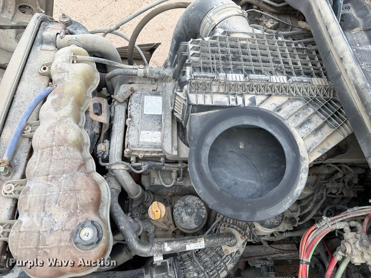 image for item YA6129 2017 Freightliner Cascadia 126 semi truck