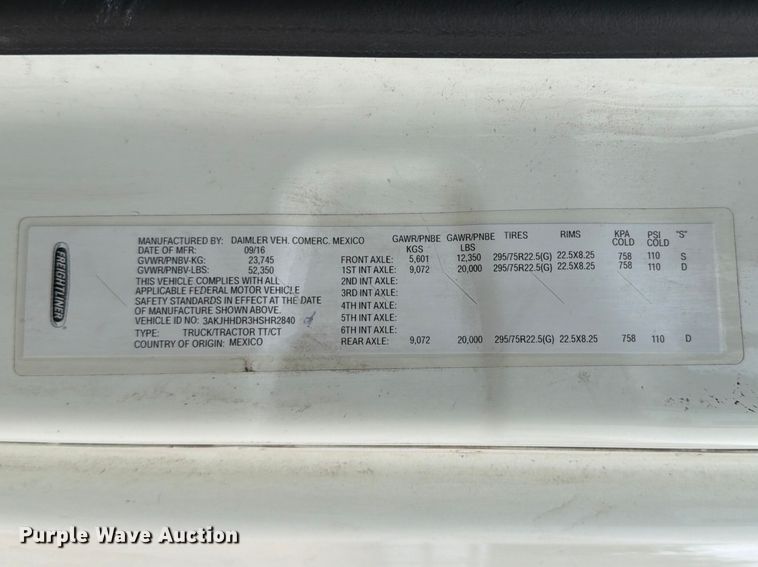 image for item YA6129 2017 Freightliner Cascadia 126 semi truck