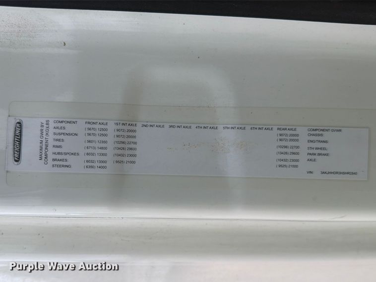 image for item YA6129 2017 Freightliner Cascadia 126 semi truck