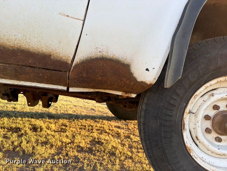 image for item BI9753 1986 Chevrolet K20 flatbed pickup truck