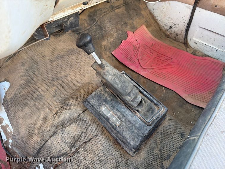 image for item BI9753 1986 Chevrolet K20 flatbed pickup truck