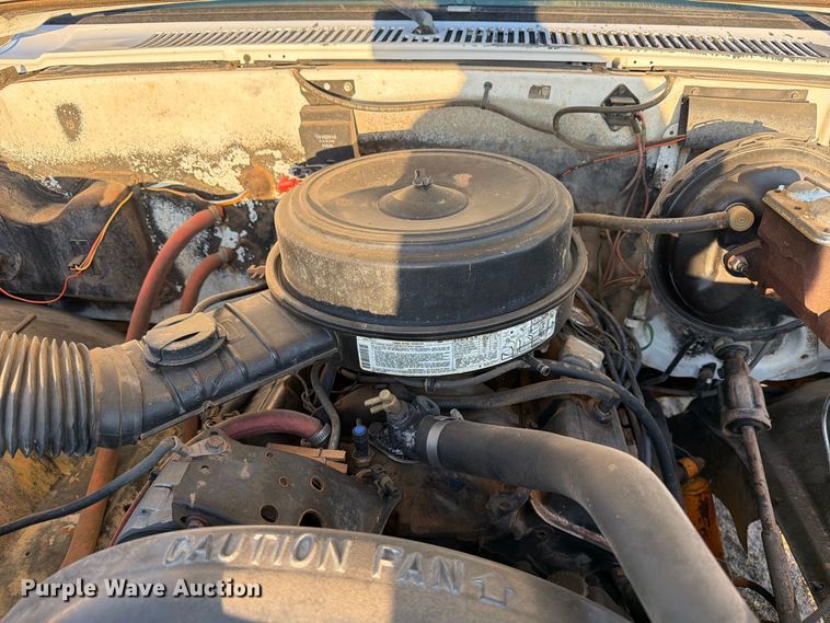 image for item BI9753 1986 Chevrolet K20 flatbed pickup truck