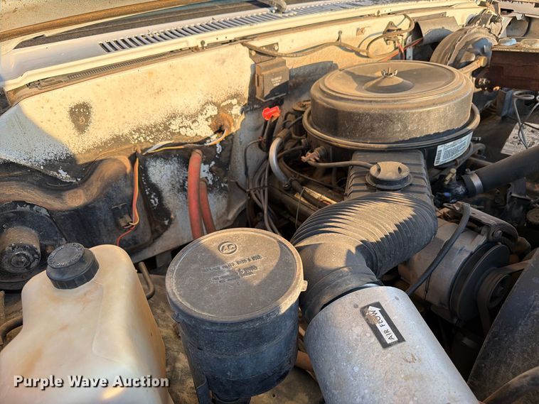 image for item BI9753 1986 Chevrolet K20 flatbed pickup truck