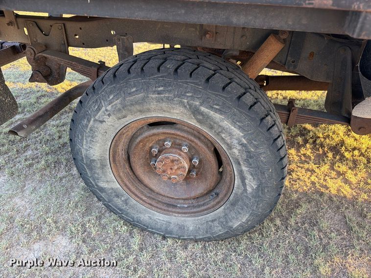 image for item BI9753 1986 Chevrolet K20 flatbed pickup truck