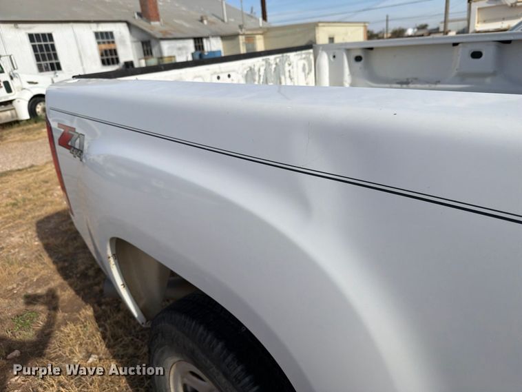 image for item DK6604 2014 GMC Sierra 2500HD Crew Cab pickup truck