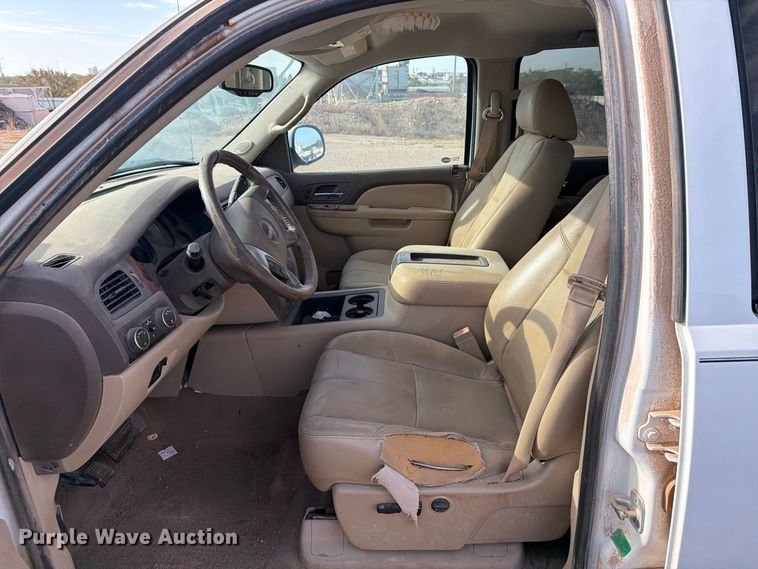 image for item DK6604 2014 GMC Sierra 2500HD Crew Cab pickup truck