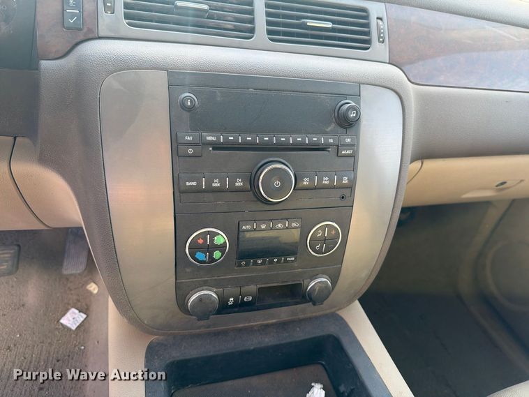 image for item DK6604 2014 GMC Sierra 2500HD Crew Cab pickup truck