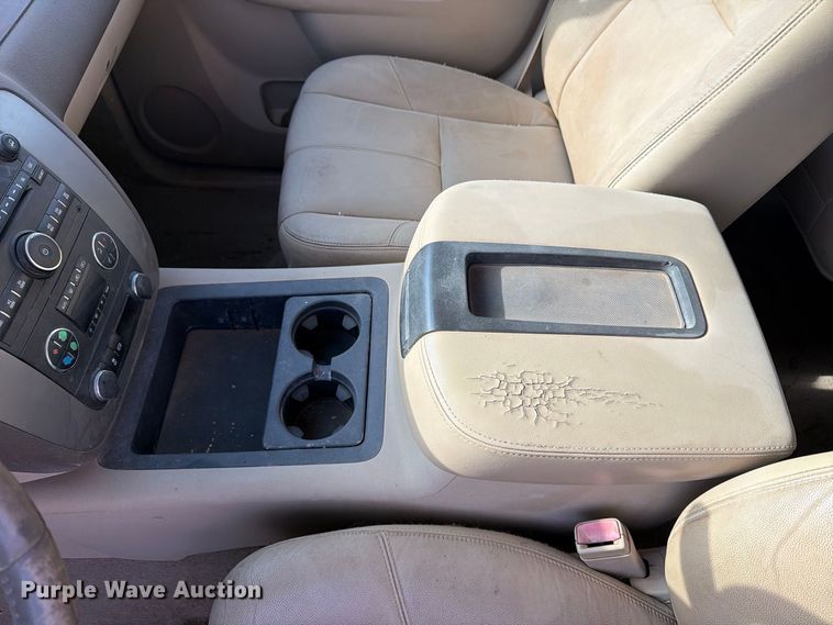 image for item DK6604 2014 GMC Sierra 2500HD Crew Cab pickup truck
