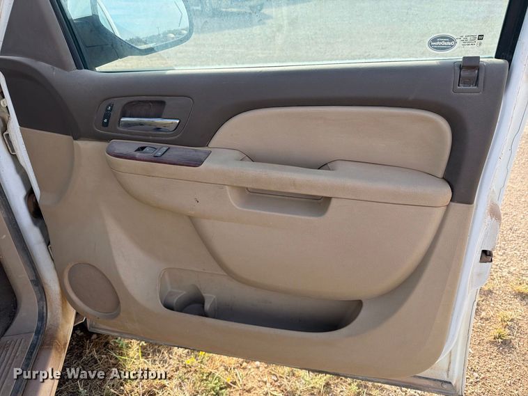 image for item DK6604 2014 GMC Sierra 2500HD Crew Cab pickup truck