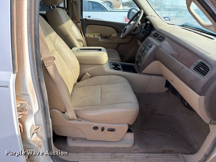 image for item DK6604 2014 GMC Sierra 2500HD Crew Cab pickup truck
