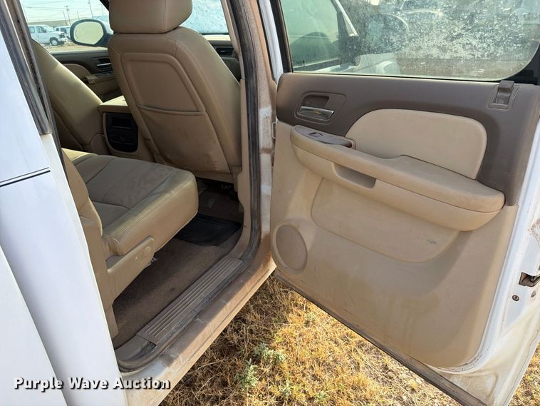 image for item DK6604 2014 GMC Sierra 2500HD Crew Cab pickup truck