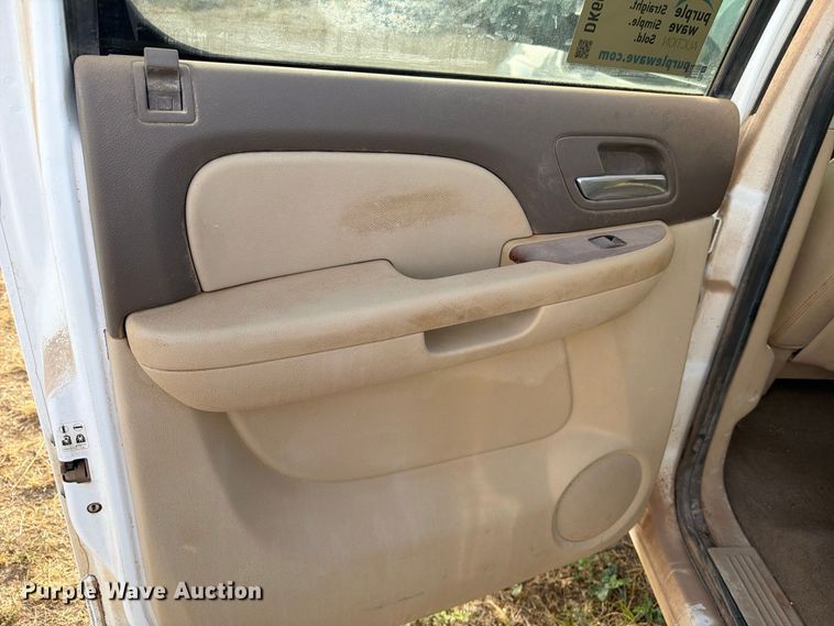 image for item DK6604 2014 GMC Sierra 2500HD Crew Cab pickup truck