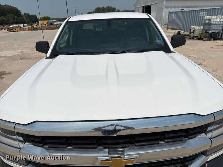 image for item DN6677 2018 Chevrolet Silverado 1500 Crew Cab pickup truck