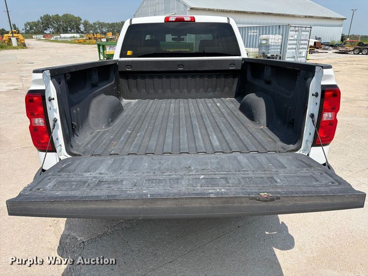 image for item DN6677 2018 Chevrolet Silverado 1500 Crew Cab pickup truck