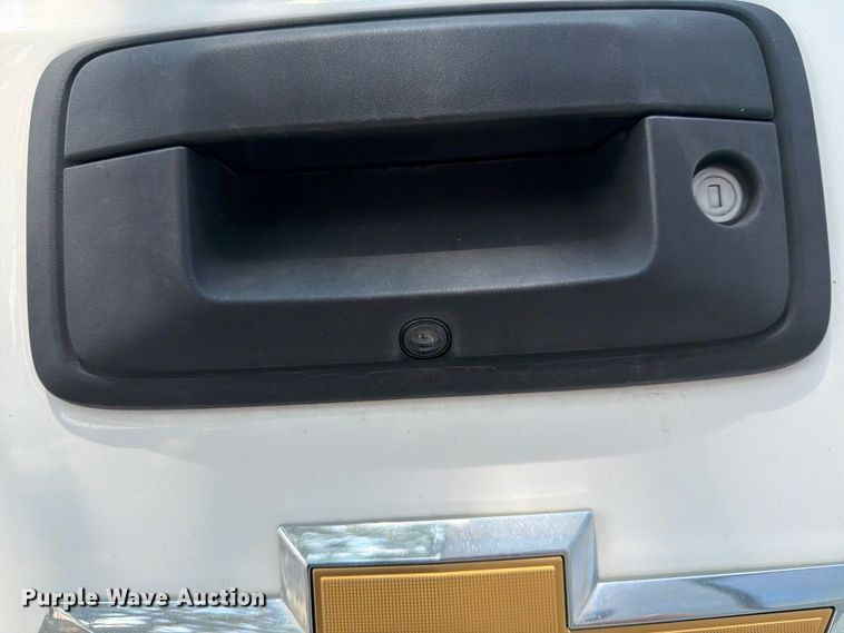 image for item DN6677 2018 Chevrolet Silverado 1500 Crew Cab pickup truck