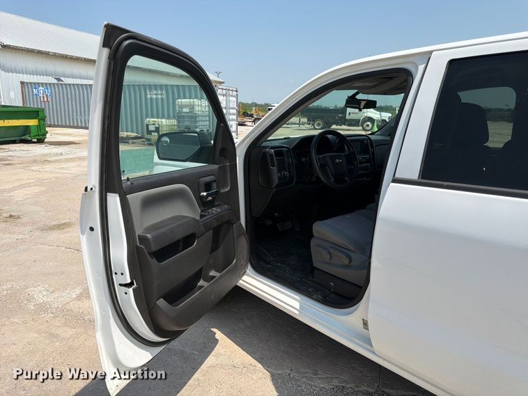 image for item DN6677 2018 Chevrolet Silverado 1500 Crew Cab pickup truck