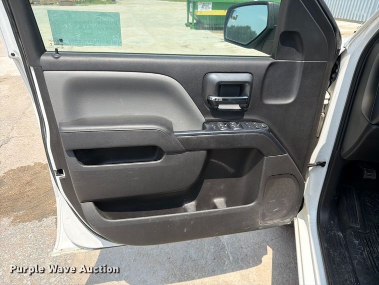 image for item DN6677 2018 Chevrolet Silverado 1500 Crew Cab pickup truck