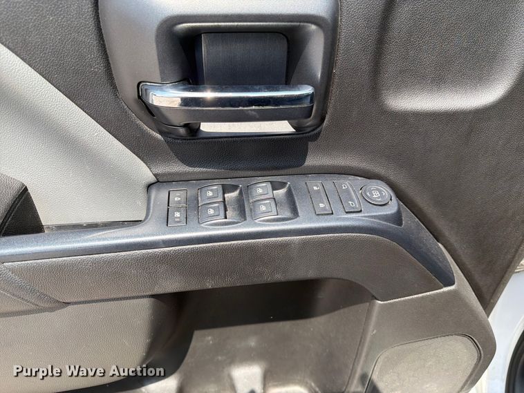image for item DN6677 2018 Chevrolet Silverado 1500 Crew Cab pickup truck