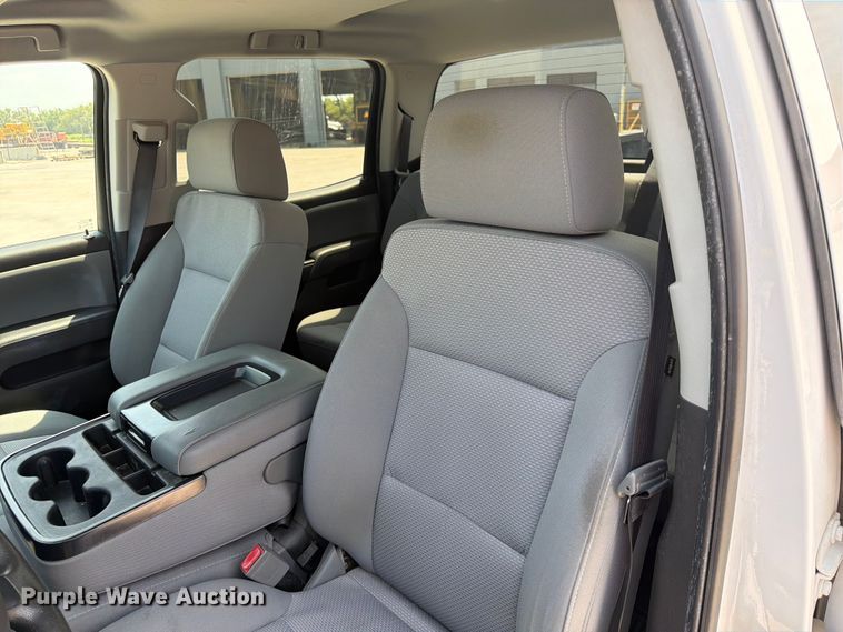 image for item DN6677 2018 Chevrolet Silverado 1500 Crew Cab pickup truck