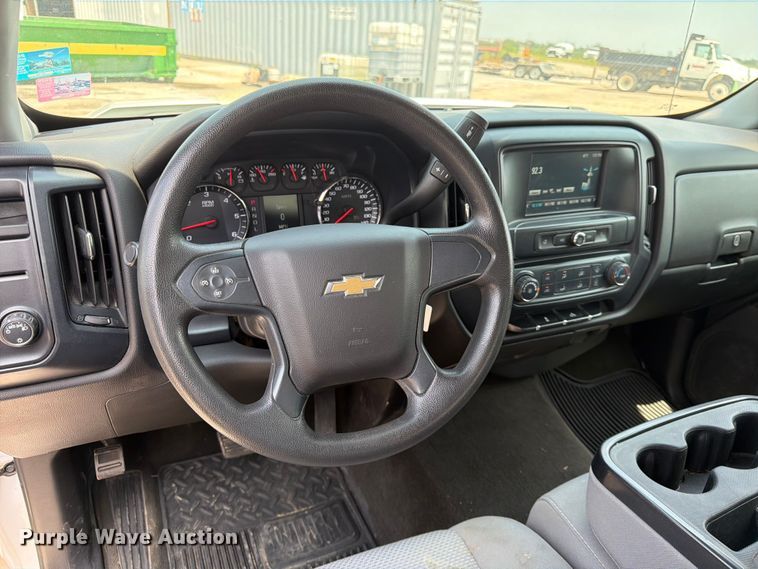 image for item DN6677 2018 Chevrolet Silverado 1500 Crew Cab pickup truck