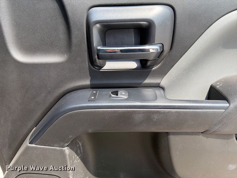 image for item DN6677 2018 Chevrolet Silverado 1500 Crew Cab pickup truck