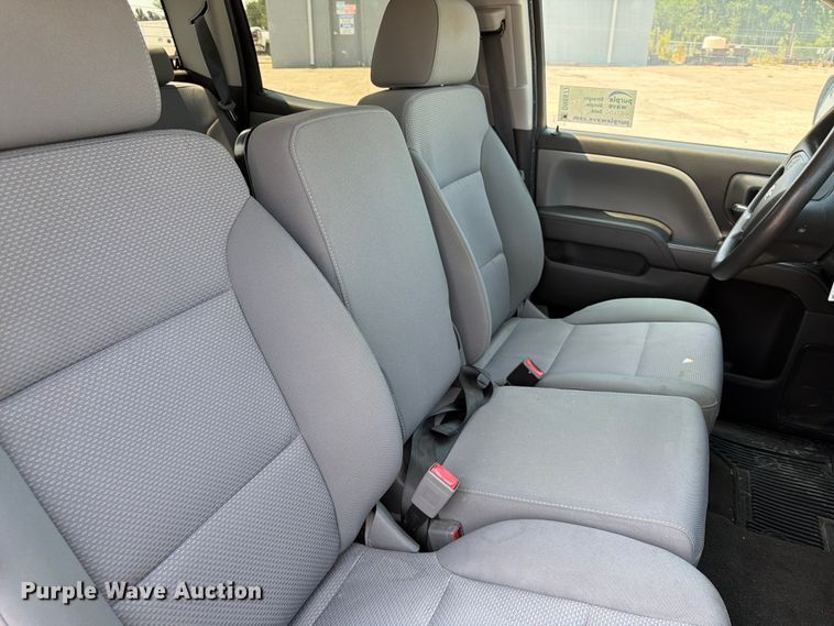 image for item DN6677 2018 Chevrolet Silverado 1500 Crew Cab pickup truck