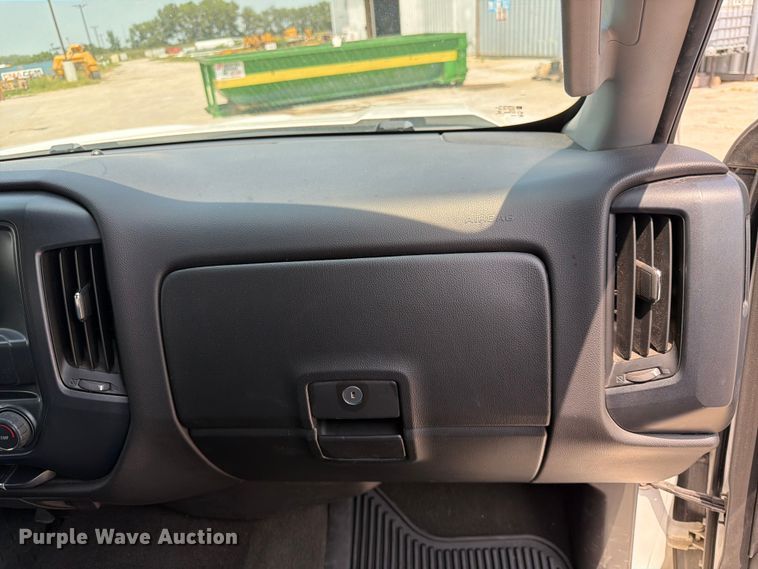 image for item DN6677 2018 Chevrolet Silverado 1500 Crew Cab pickup truck