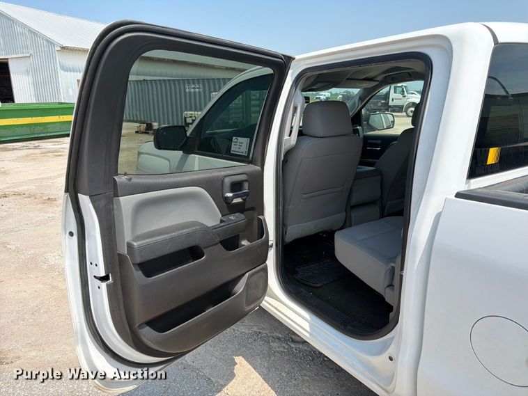 image for item DN6677 2018 Chevrolet Silverado 1500 Crew Cab pickup truck