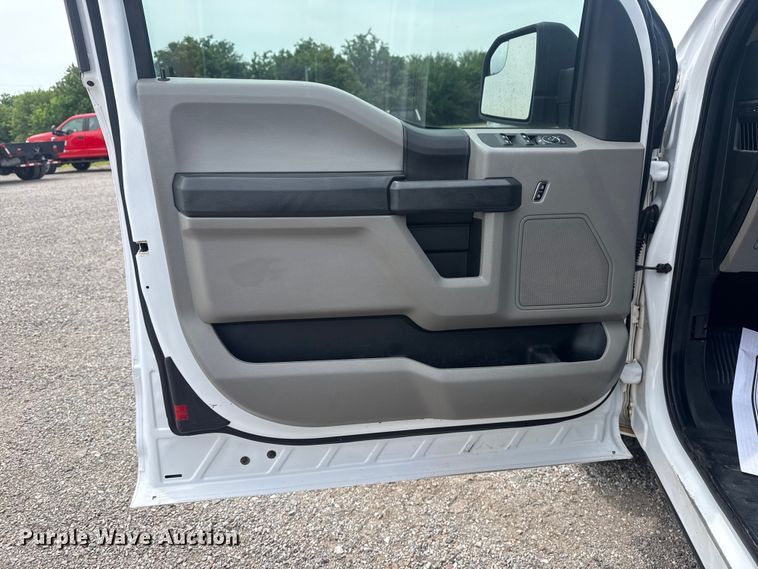 image for item DO8521 2018 Ford F150 Ext. Cab pickup truck
