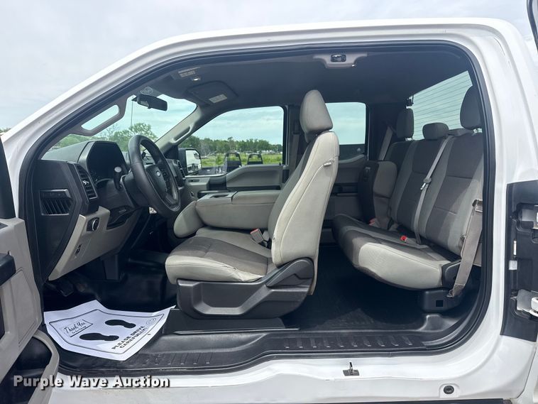 image for item DO8521 2018 Ford F150 Ext. Cab pickup truck