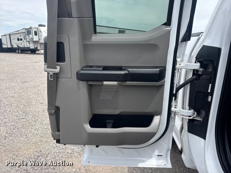image for item DO8521 2018 Ford F150 Ext. Cab pickup truck