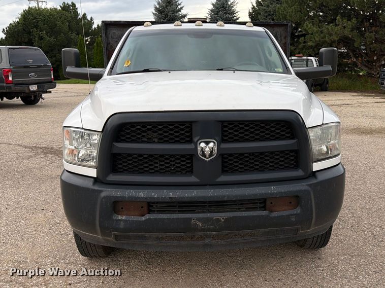 image for item DV2062 2016 RAM 3500 flatbed truck