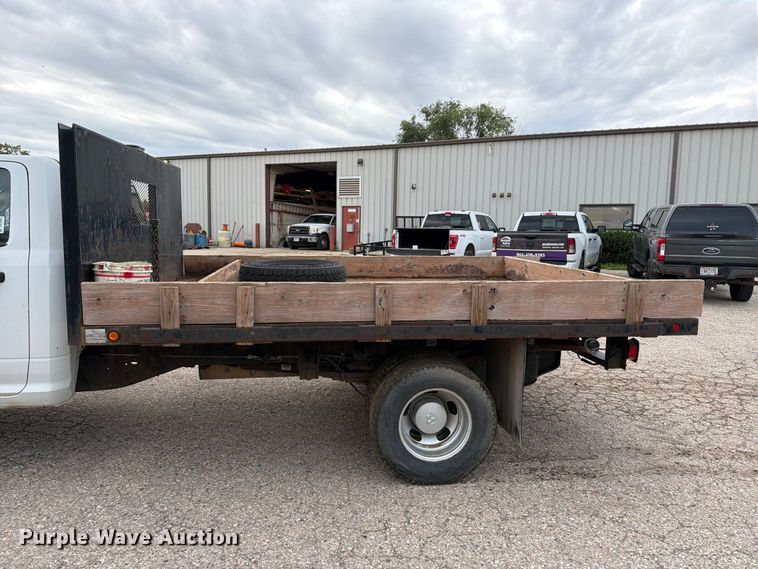 image for item DV2062 2016 RAM 3500 flatbed truck