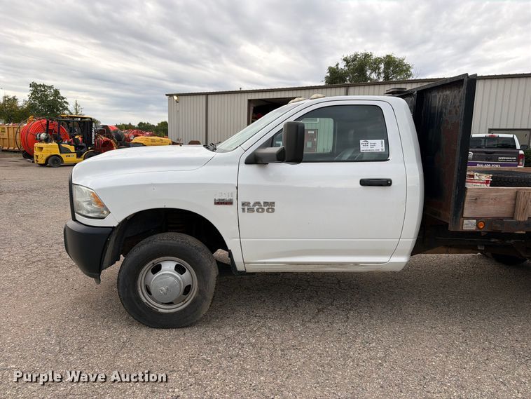 image for item DV2062 2016 RAM 3500 flatbed truck