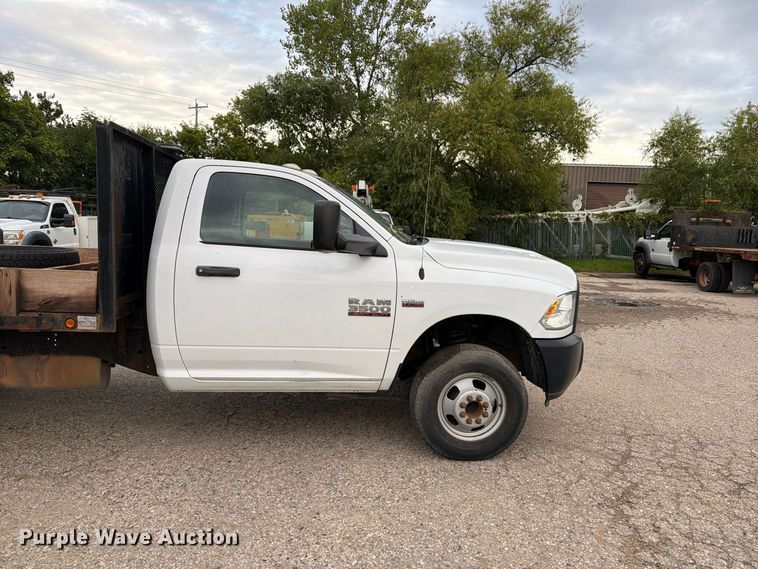 image for item DV2062 2016 RAM 3500 flatbed truck