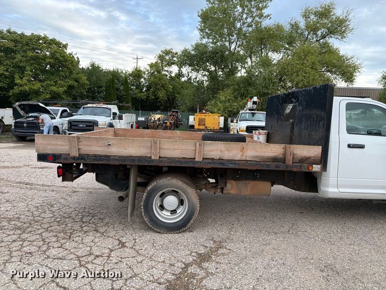 image for item DV2062 2016 RAM 3500 flatbed truck