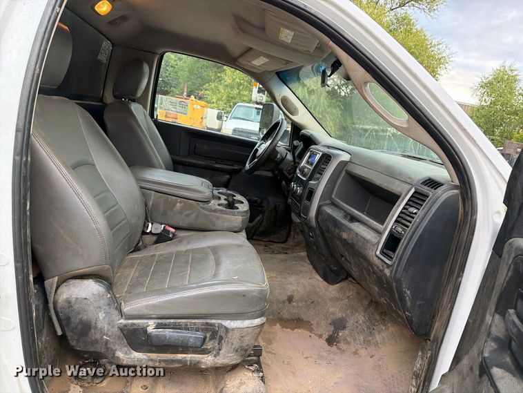 image for item DV2062 2016 RAM 3500 flatbed truck