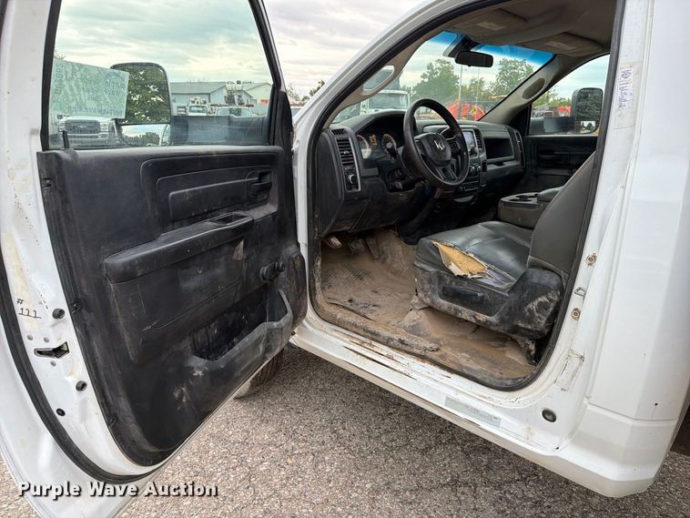 image for item DV2062 2016 RAM 3500 flatbed truck