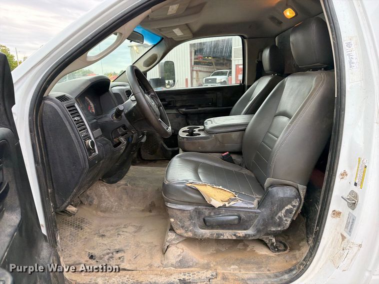 image for item DV2062 2016 RAM 3500 flatbed truck