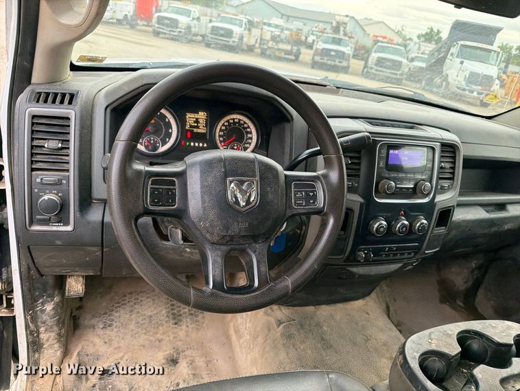 image for item DV2062 2016 RAM 3500 flatbed truck