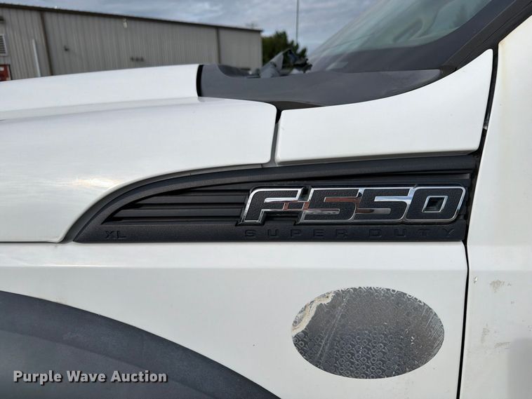 image for item DV2064 2015 Ford F550 utility / service truck