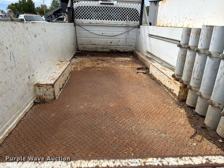 image for item DV2064 2015 Ford F550 utility / service truck