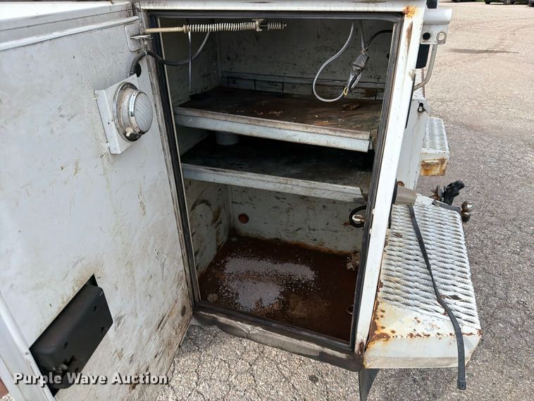 image for item DV2064 2015 Ford F550 utility / service truck