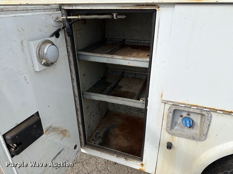 image for item DV2064 2015 Ford F550 utility / service truck